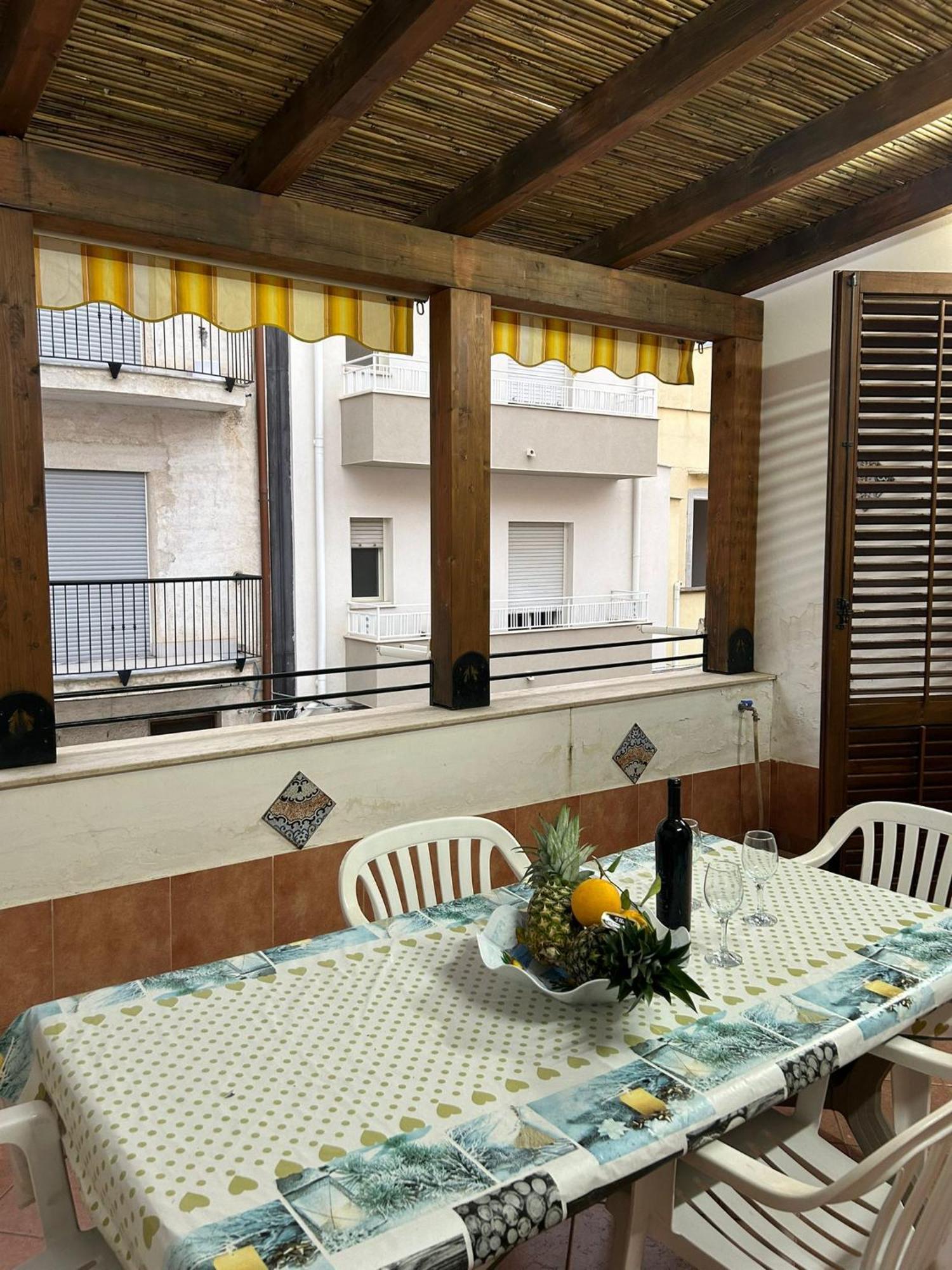 Casa Vita In Centro Balestrate Zewnętrze zdjęcie
